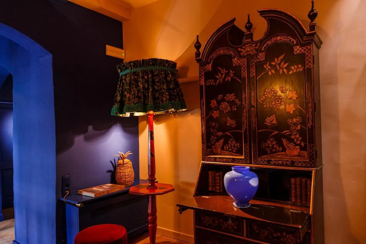 Hotel Flora Amberes 0*,  Bélgica